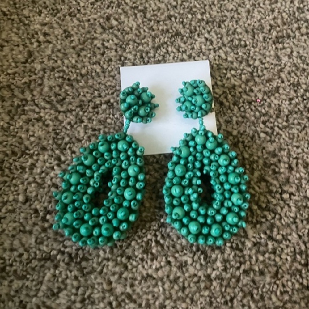 Beaded green earring